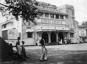 Empire Theatre, Colombo around 1941. (Image courtesy: “Robbie” Robinson)